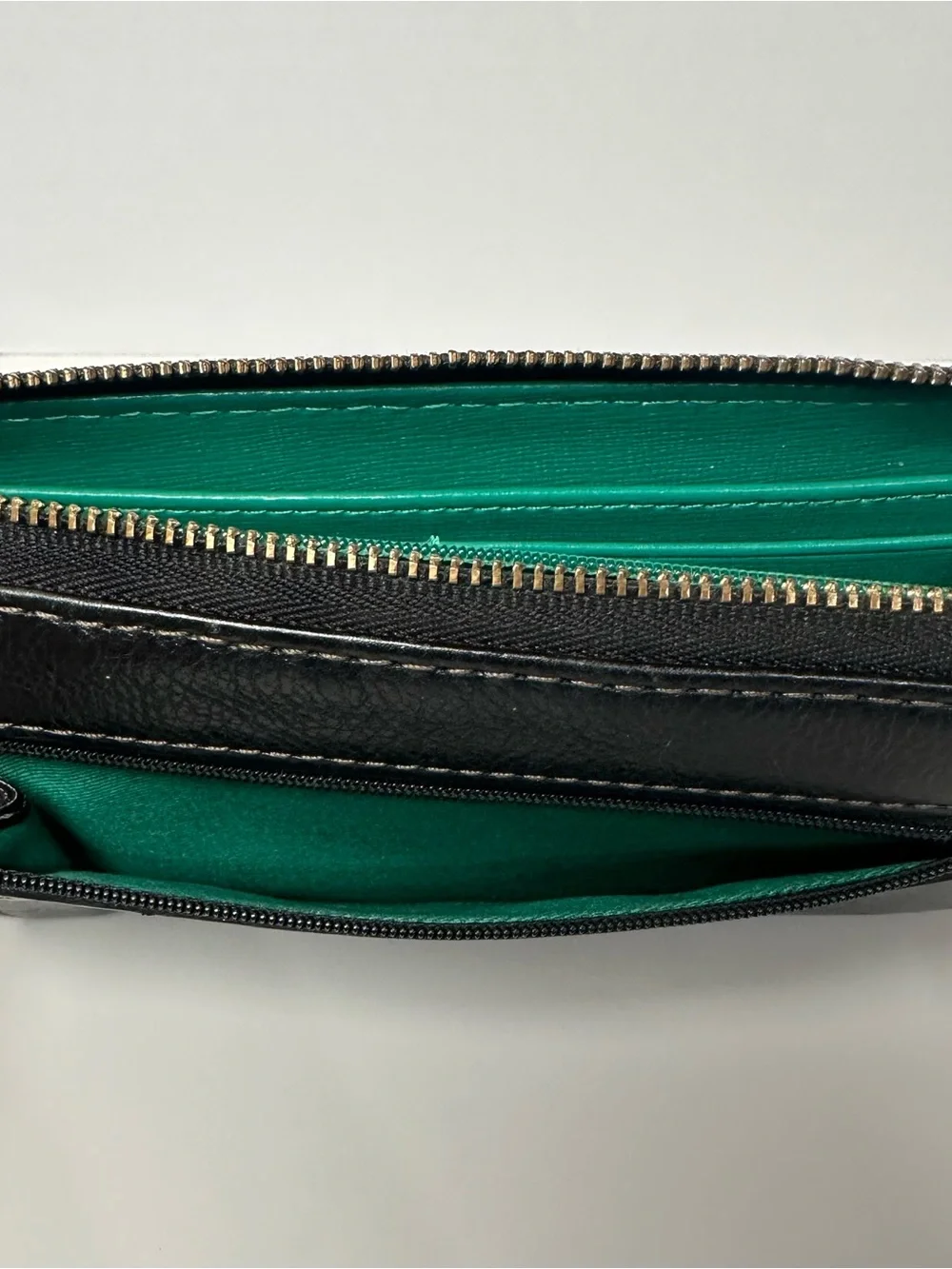 Fossil Black Leather Zip Wallet with Gold Logo Green Inside